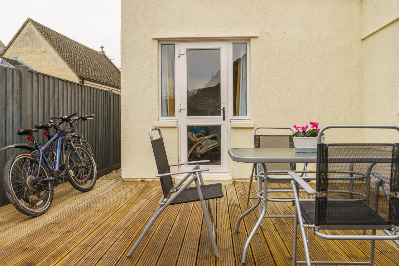 Private Deck With Newly Refurbished Flat Attached! Apartment Cirencester Exterior photo